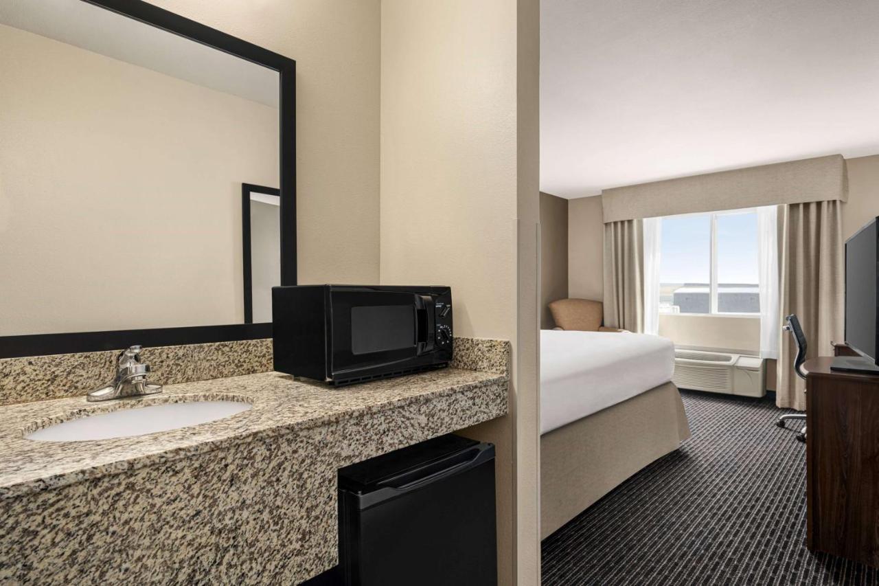 Baymont By Wyndham Rawlins Hotell Eksteriør bilde
