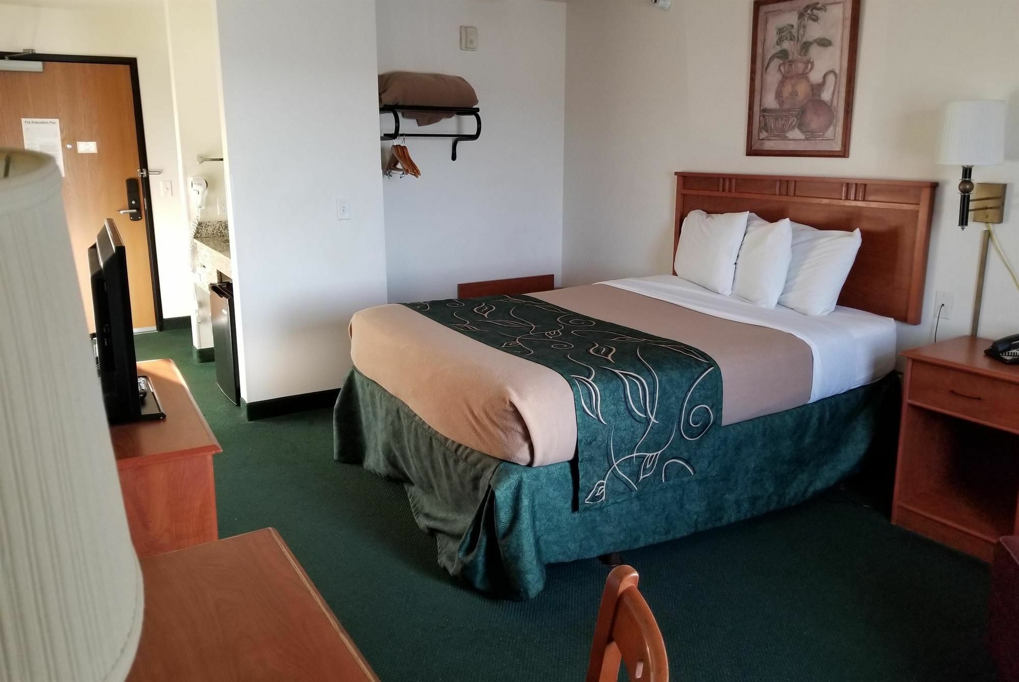 Baymont By Wyndham Rawlins Hotell Eksteriør bilde